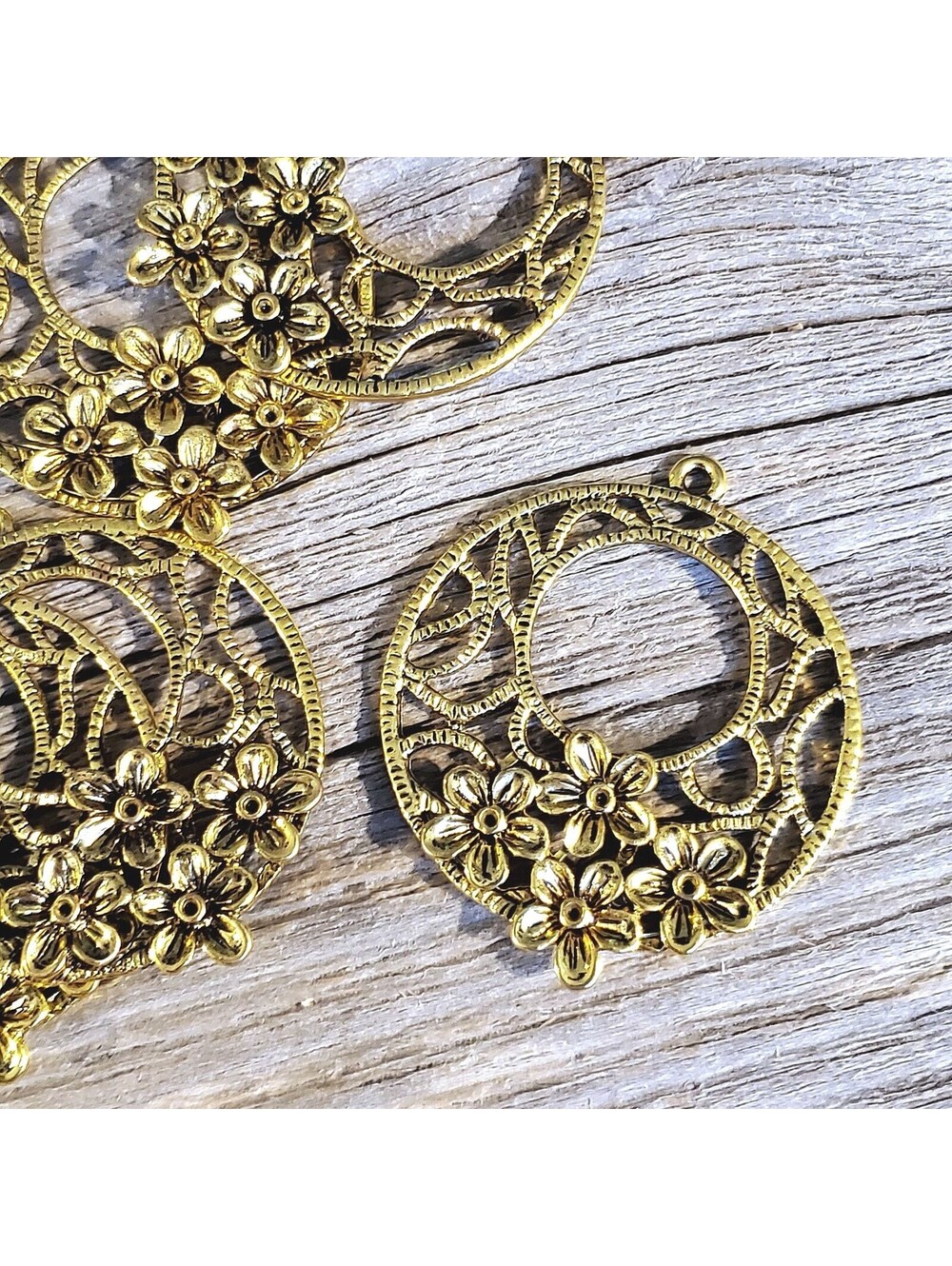 Lot Antiqued Gold Round Art Nouveau Lines Flowers Pendants 2 pcs